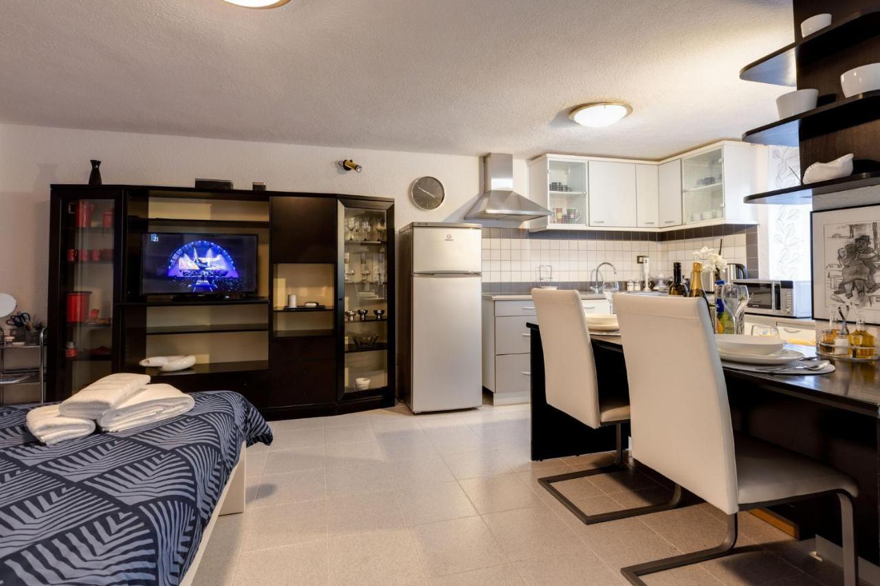 Apartma Valentina Apartment Pobegi Ngoại thất bức ảnh