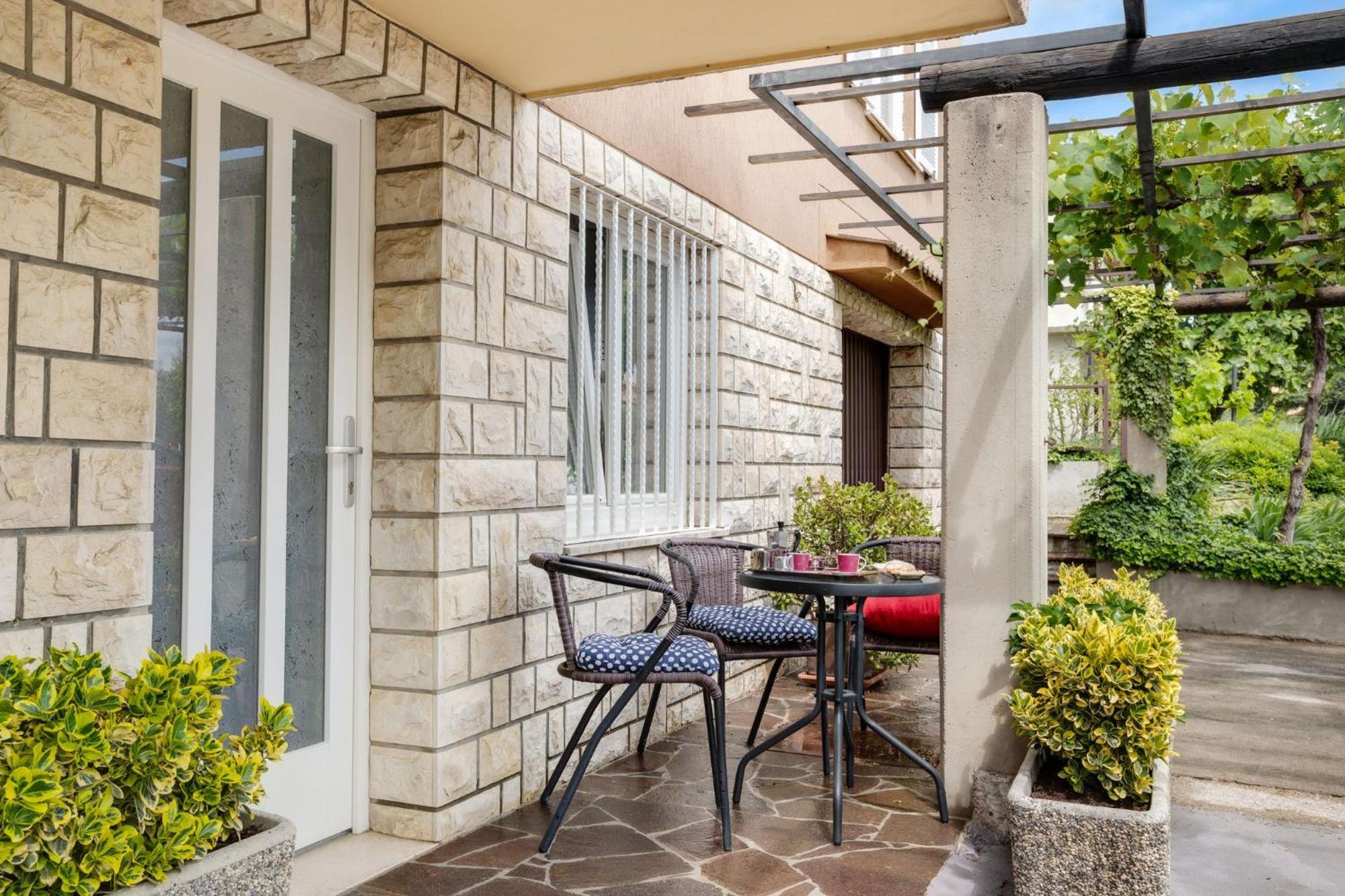 Apartma Valentina Apartment Pobegi Ngoại thất bức ảnh